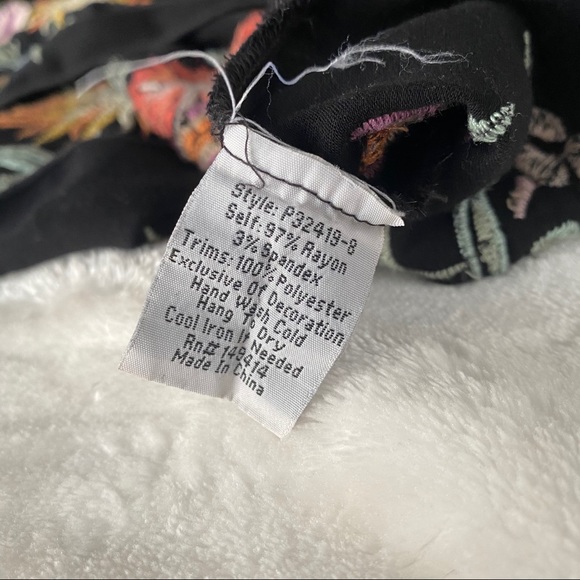 Johnny Was Pete and Greta Oversized Sleeveless Floral Embroidered Midi Dress - Picture 6 of 11